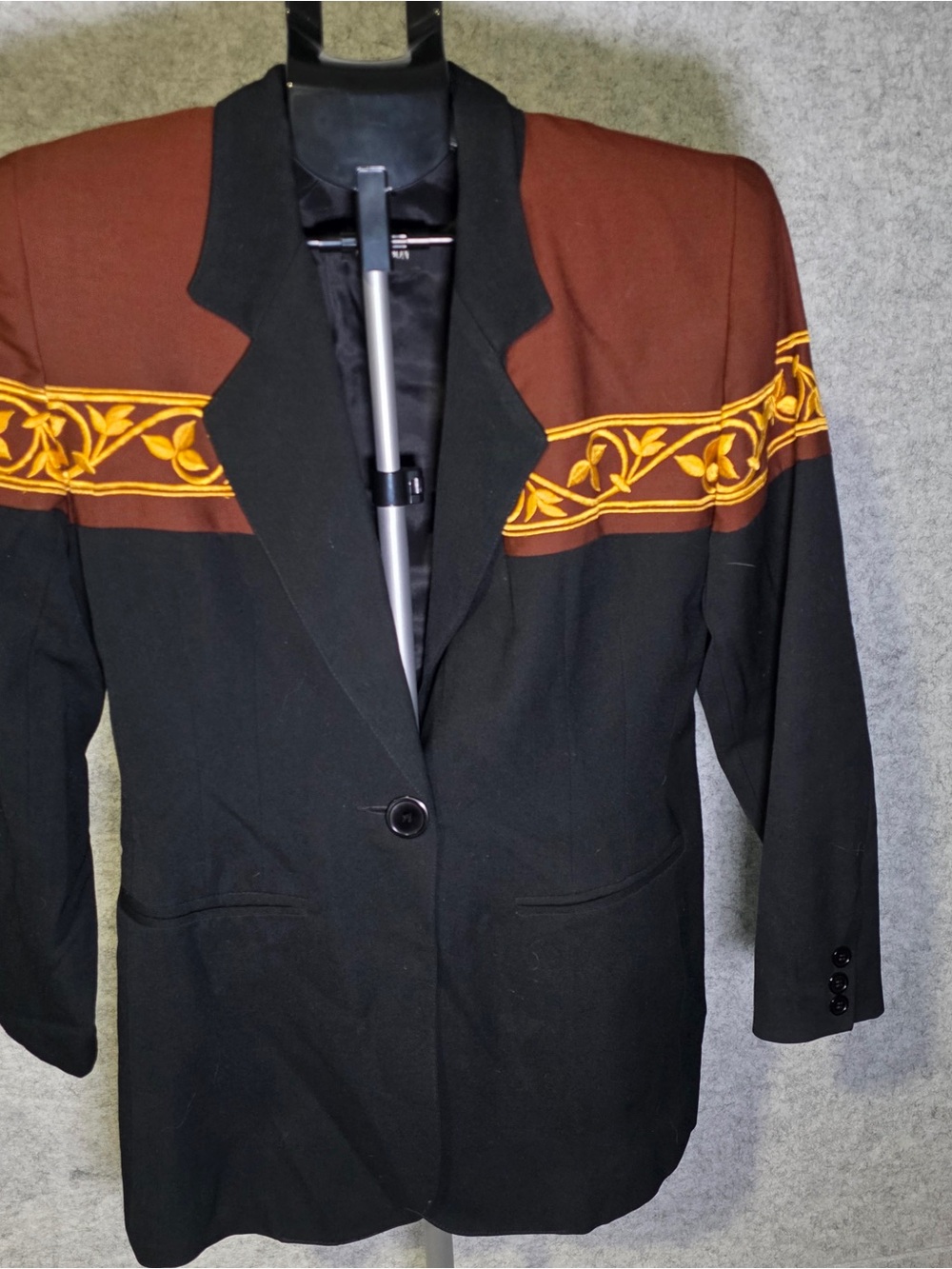 Hairston Roberson Black and Brown Women's Embroidered Single-Button Blazer